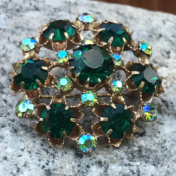 Vintage Jewelry - Elegant Emerald Green and Aurora Borealis Crystal Gold tone Brooch